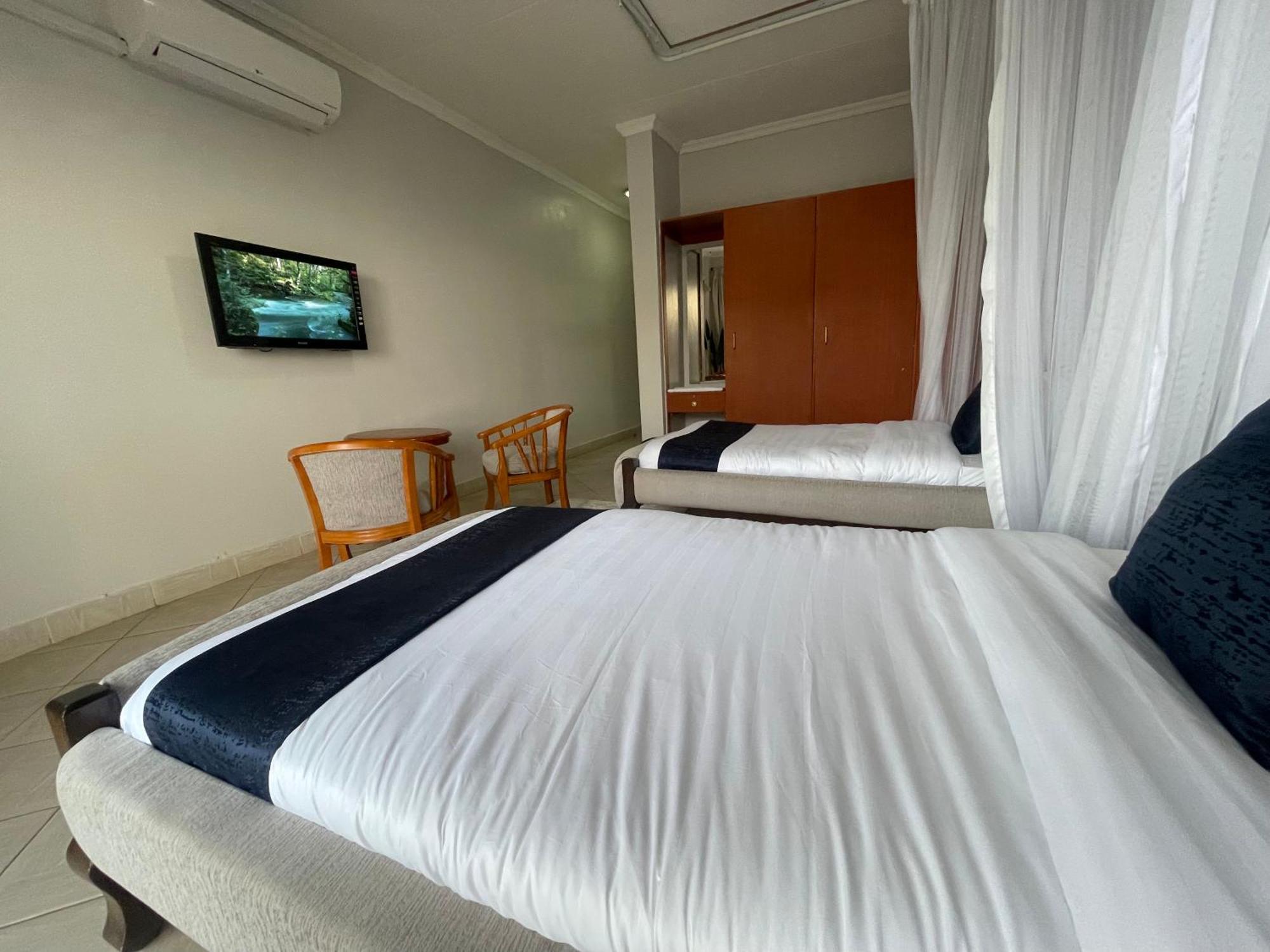 Iman Hotel Isiolo Exterior photo