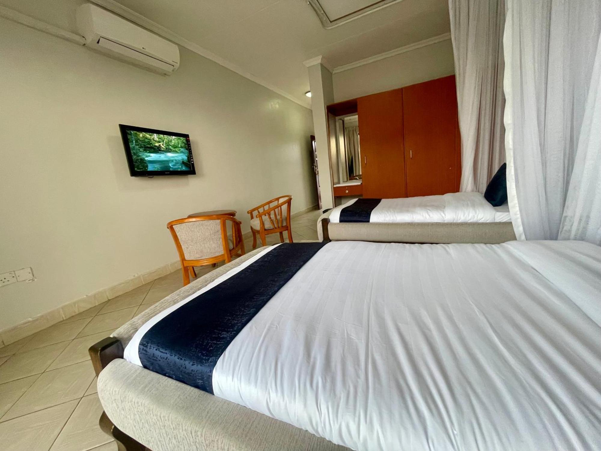 Iman Hotel Isiolo Exterior photo